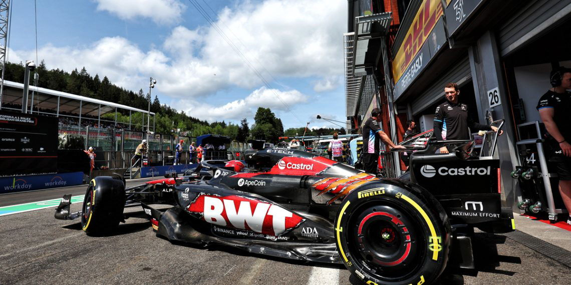 Renault is set to leave Formula 1 as a power unit manufacturer at the end of 2025. Image: Moy / XPB Images