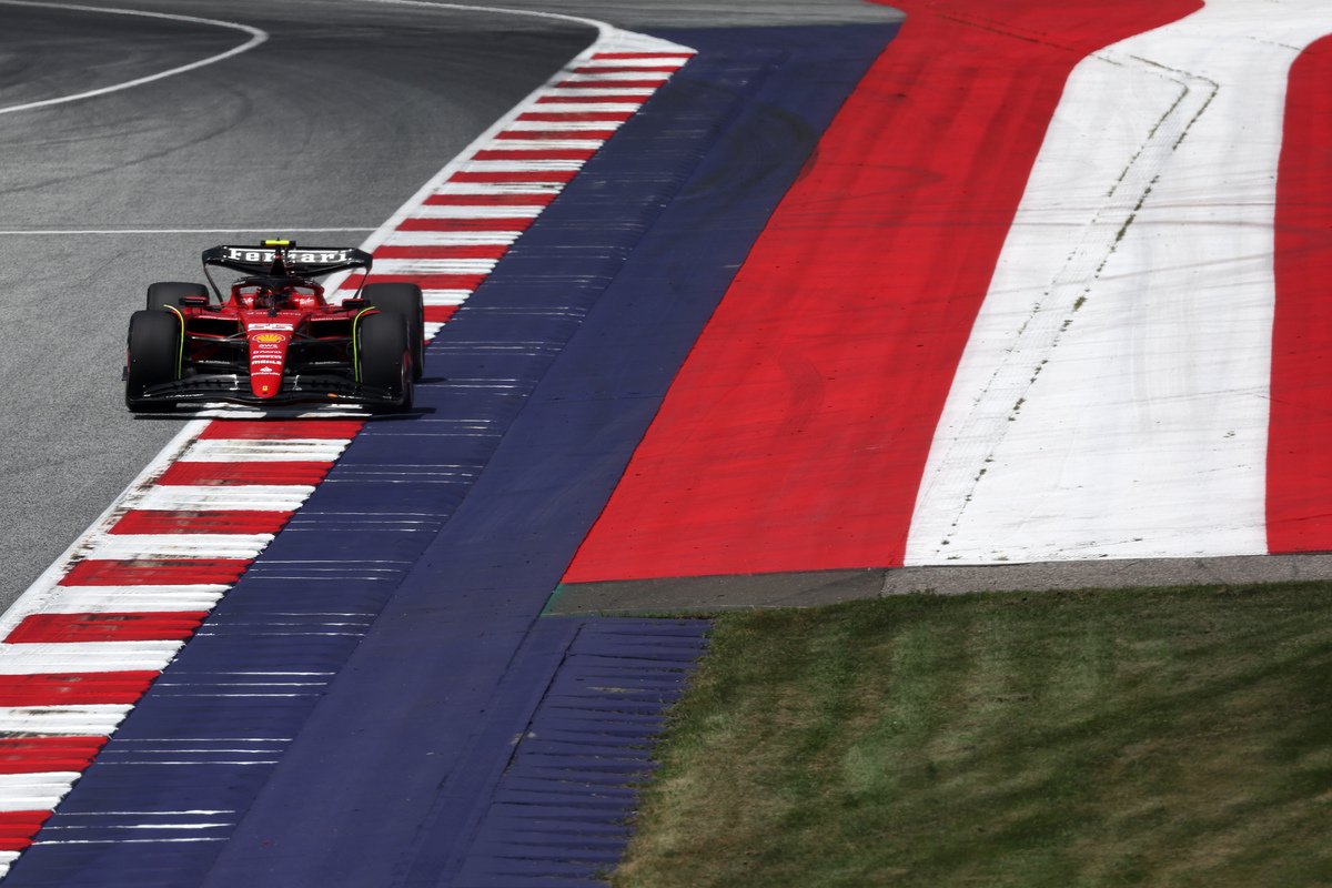 This weekend's Austrian Grand Prix will feature two new gravel traps in key locations. Image: Moy / XPB Images
