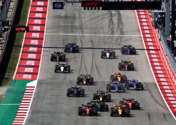 Charles Leclerc (MON) Ferrari SF-23 and Lando Norris (GBR) McLaren MCL60 at the start of the race.
22.10.2023. Formula 1 World Championship, Rd 19, United States Grand Prix, Austin, Texas, USA, Race Day.
- www.xpbimages.com, EMail: requests@xpbimages.com © Copyright: Batchelor / XPB Images